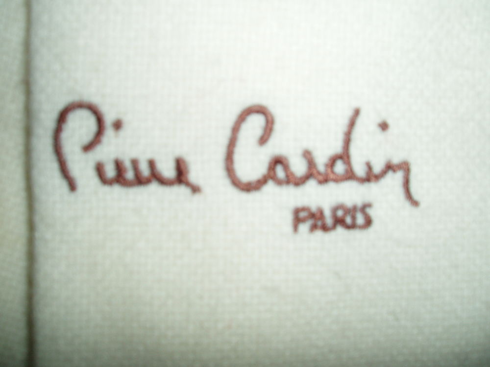 ECHARPE PIERRE CARDIN NEUVE Vtements
