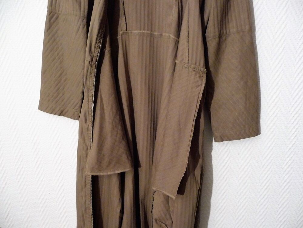 Veste Cintr&eacute;e Longue et L&eacute;g&egrave;re Beige &agrave; Manches Longues- Deca Vêtements