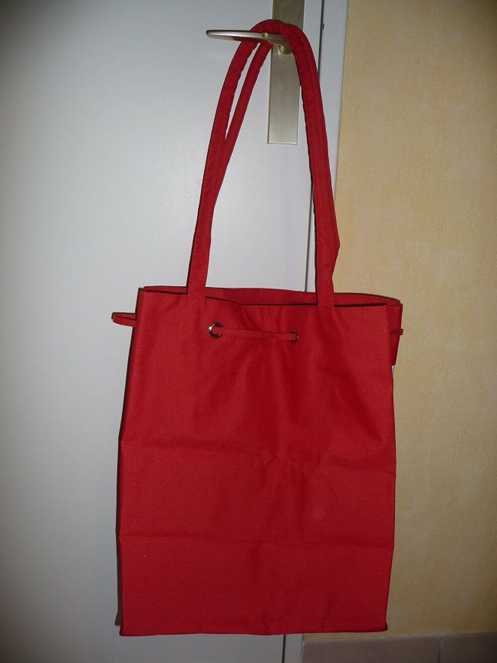 Sac Grand Volume rouge &amp; blanc motifs coeurs Maroquinerie
