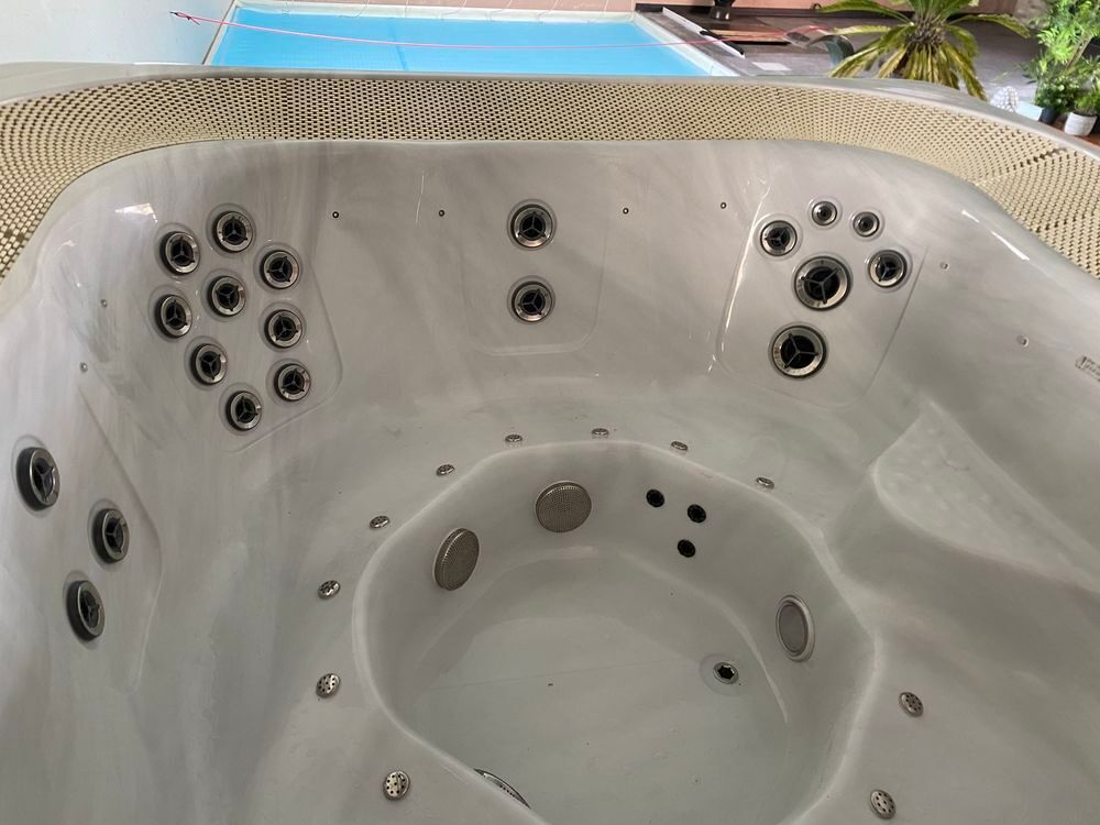 SPA 7 places 2m40 sur 2m40 . Meubles