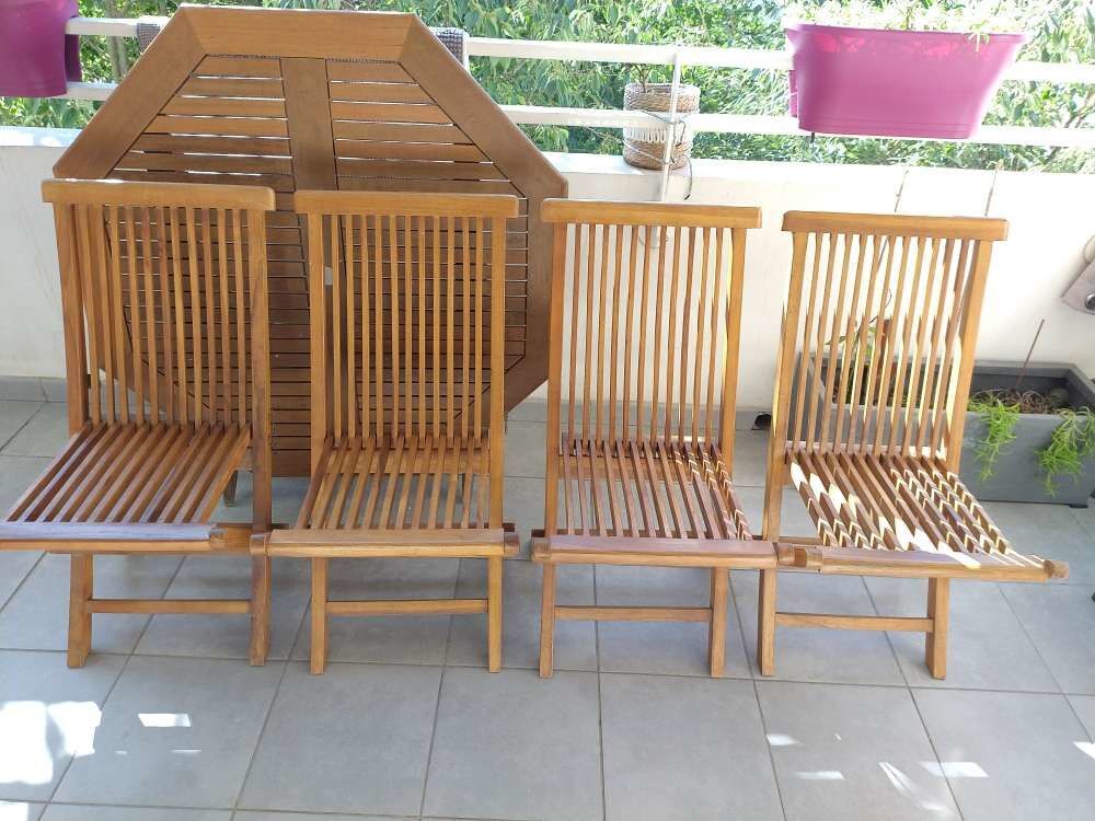 TABLE SALON DE JARDIN EN TECK ET 04 CHAISES Meubles