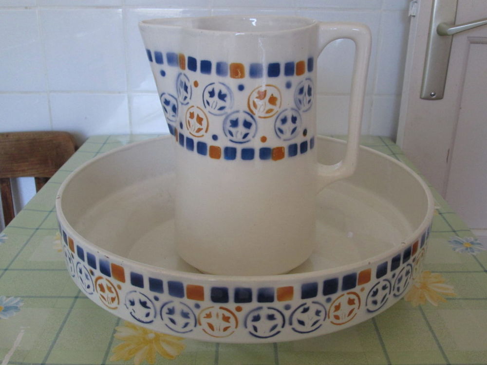 Belle cuvette ancienne et son bro des ann&eacute;es 1940 Décoration