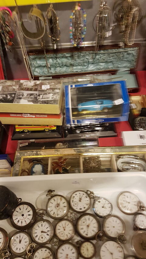 lots bijoux et lots brocante montres etc... 0 Millau (12)