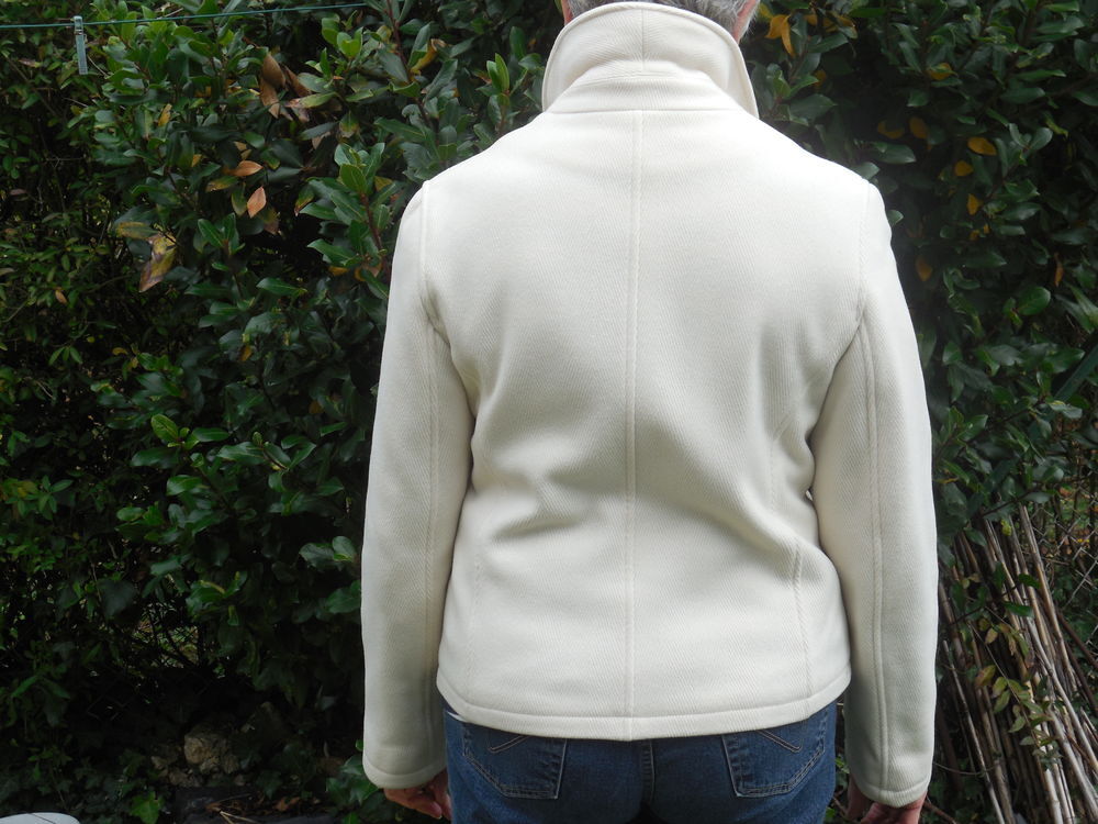 VESTE MARQUE EDEIS. Vêtements