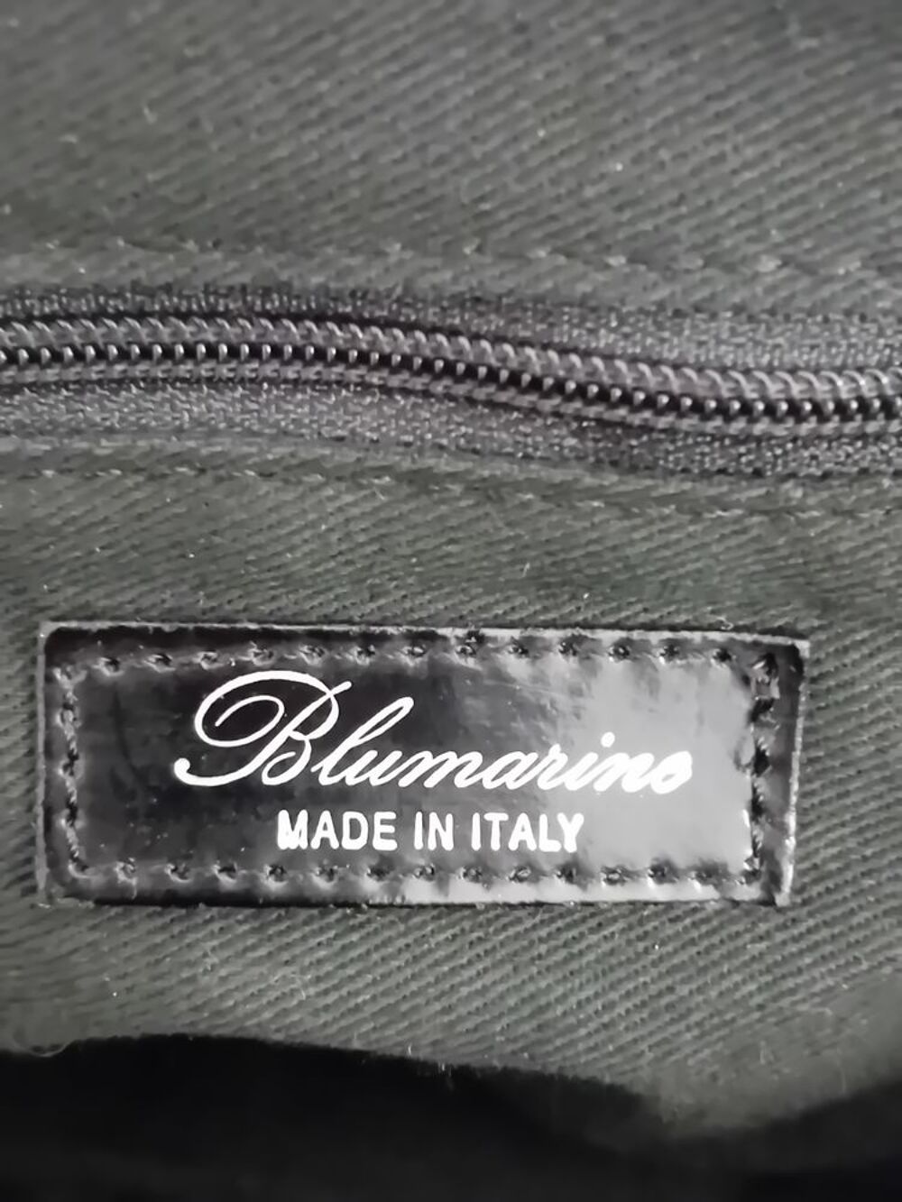 SAC a main Blumarine de couleur noir . Maroquinerie
