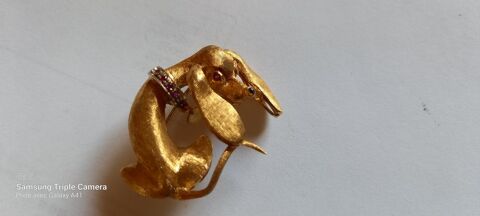 Broche or 18k 17gr rubis et brillants
Teckel 900 Antibes (06)