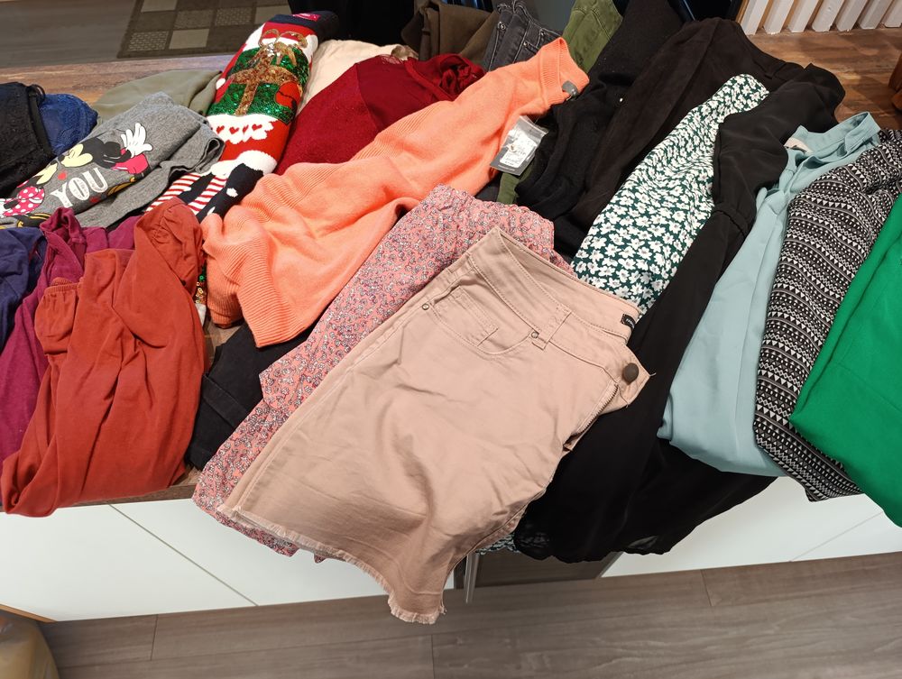 Grand Lot v&ecirc;tements 38/40 Vtements