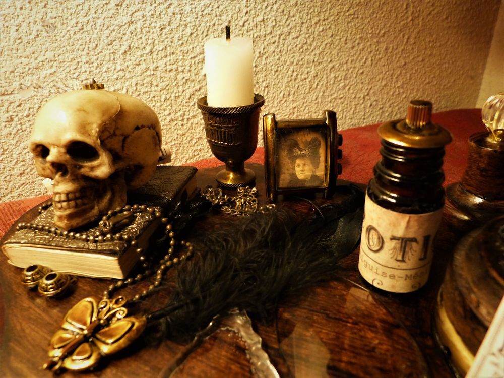 Plateau de Curiosit&eacute;s "GOTHIC VANITY SCENE" Steampunk Décoration