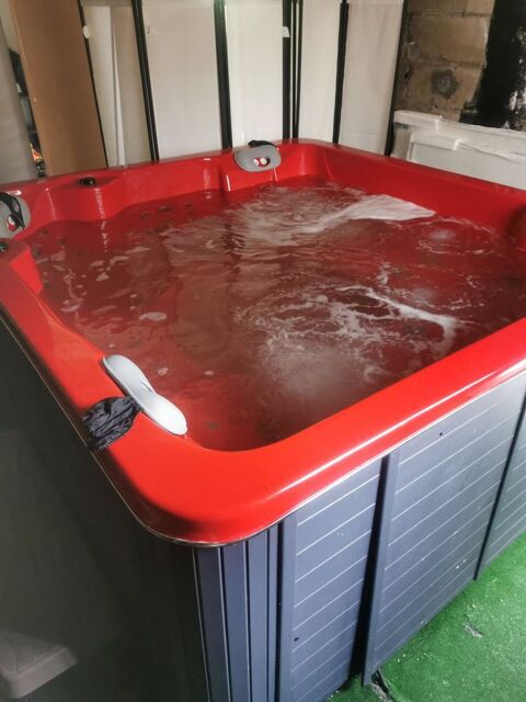 un spa/jacuzzi en tr�s bon �tat. 0 Montpellier (34)