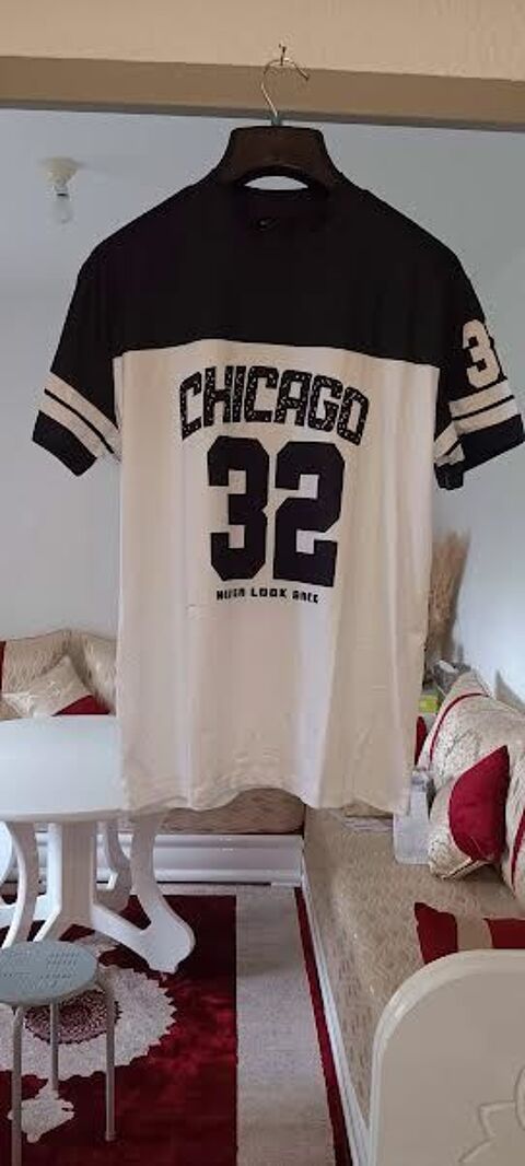 Tshort Chicago 32 Never Look Back- Taille M - 15 Y - Neuf 15 Nîmes (30)
