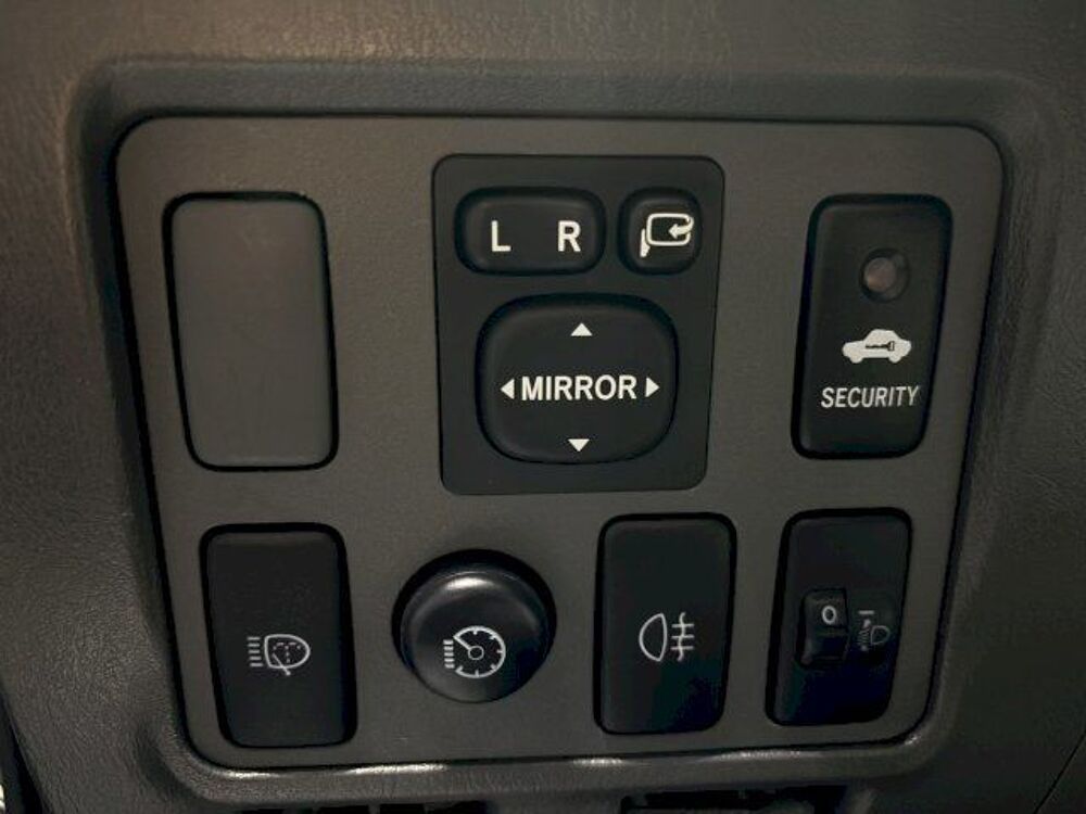 Hilux 3.0 D-4D Invincible Double Cabine 4WD BVA 2013 occasion 33520 Bruges
