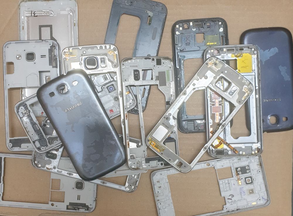 Lot de smartphones Samsung pour pi&egrave;ces 2 Téléphones et tablettes