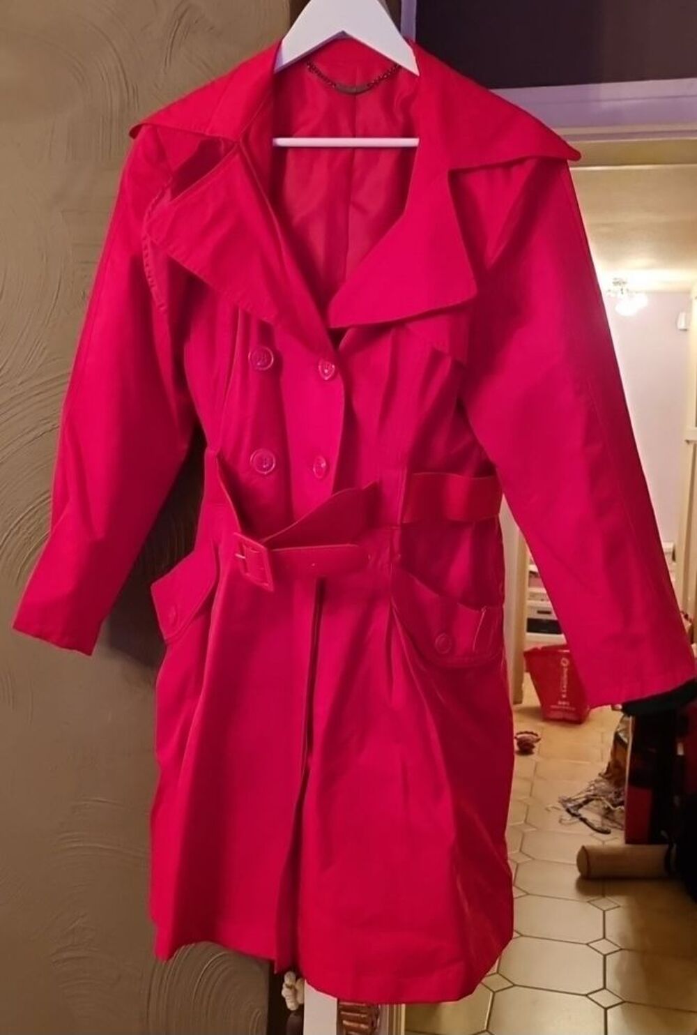 Tr&egrave;s joli trench T44. Jacqueline Riu Vêtements