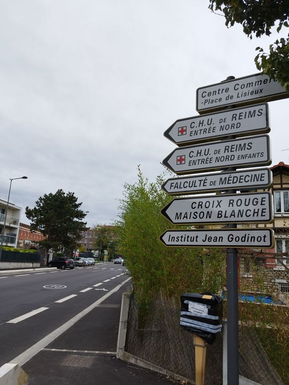Location Appartement STUDIO de 27  m² . à REIMS . A 50 mètres HÔPITAL MAISON BLAN Reims