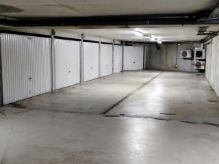  Parking / Garage à louer 13 m²