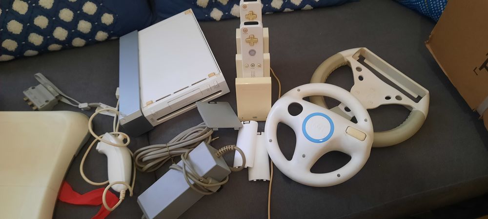 Wii blanche avec accessoires DVD et blu-ray