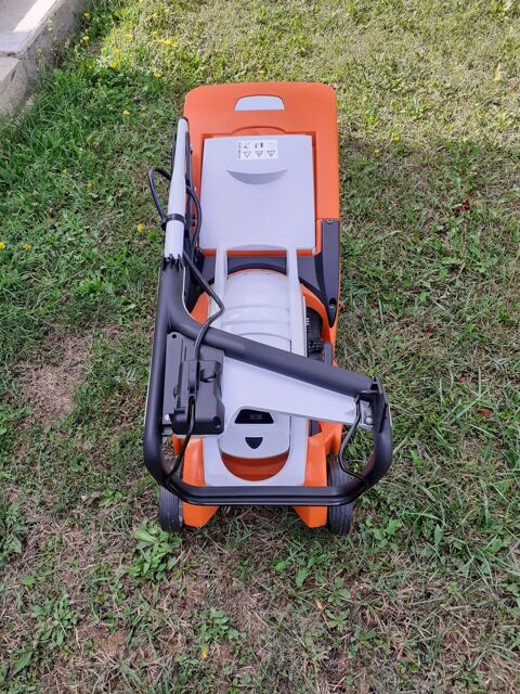 TONDEUSE STIHL RMA 339c Labastide-Murat (46)