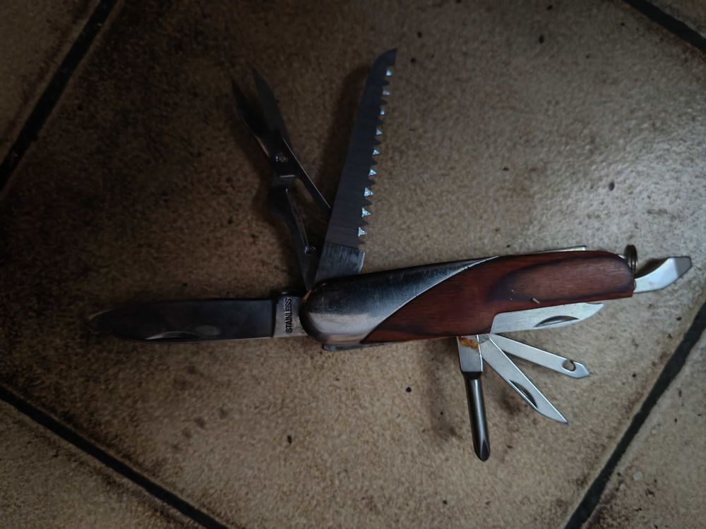 couteau multifonctions Bricolage