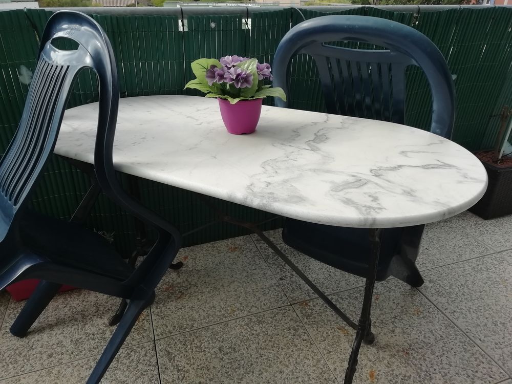 TABLE BISTRO Meubles