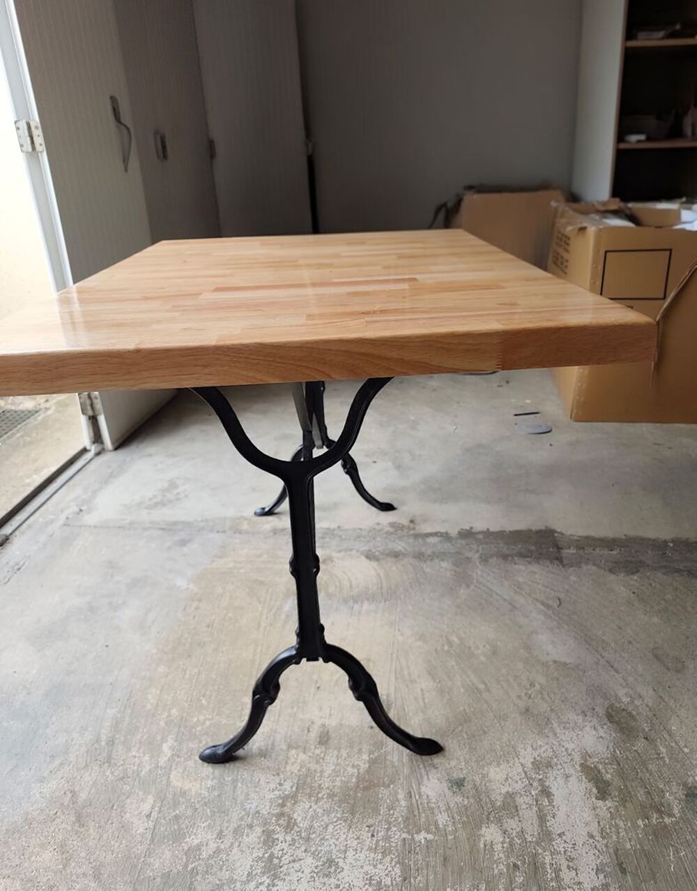 Table de bistrot Meubles