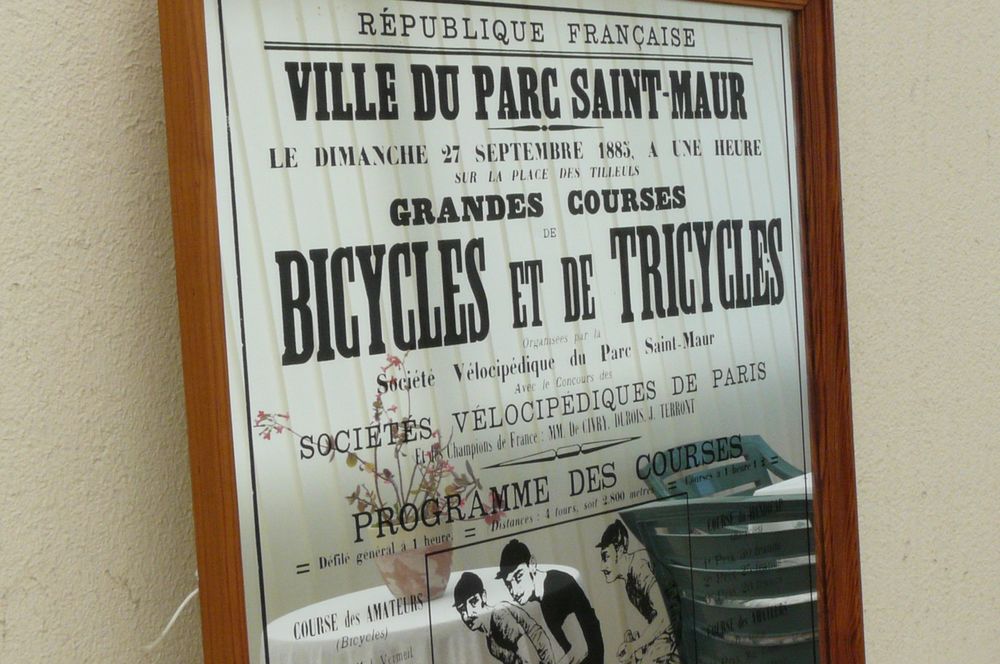 MIROIR COURSES 1885 Vélos
