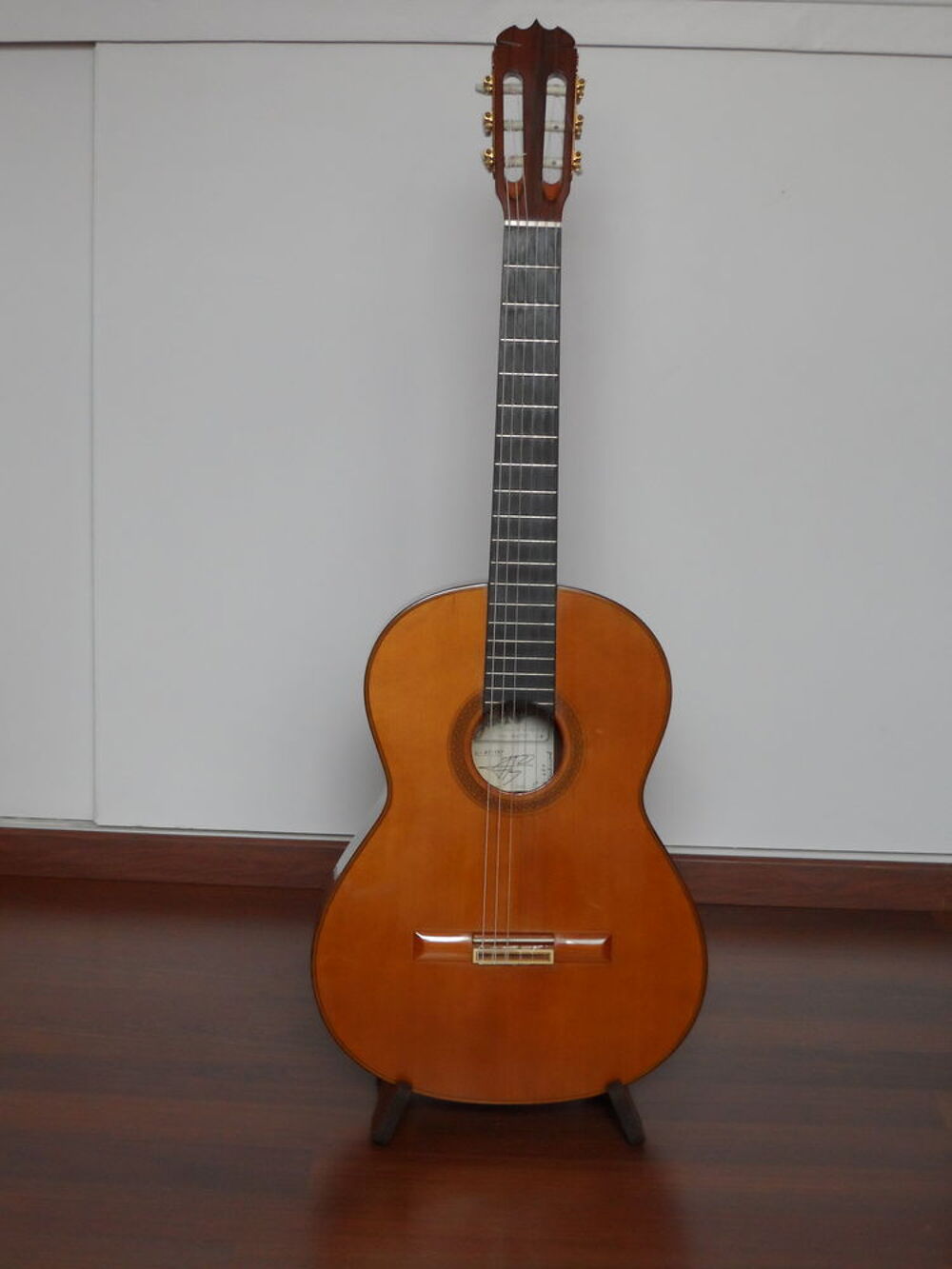 GUITARE de CONCERT 4/4 Jos&eacute; RAMIREZ 1999. Instruments de musique