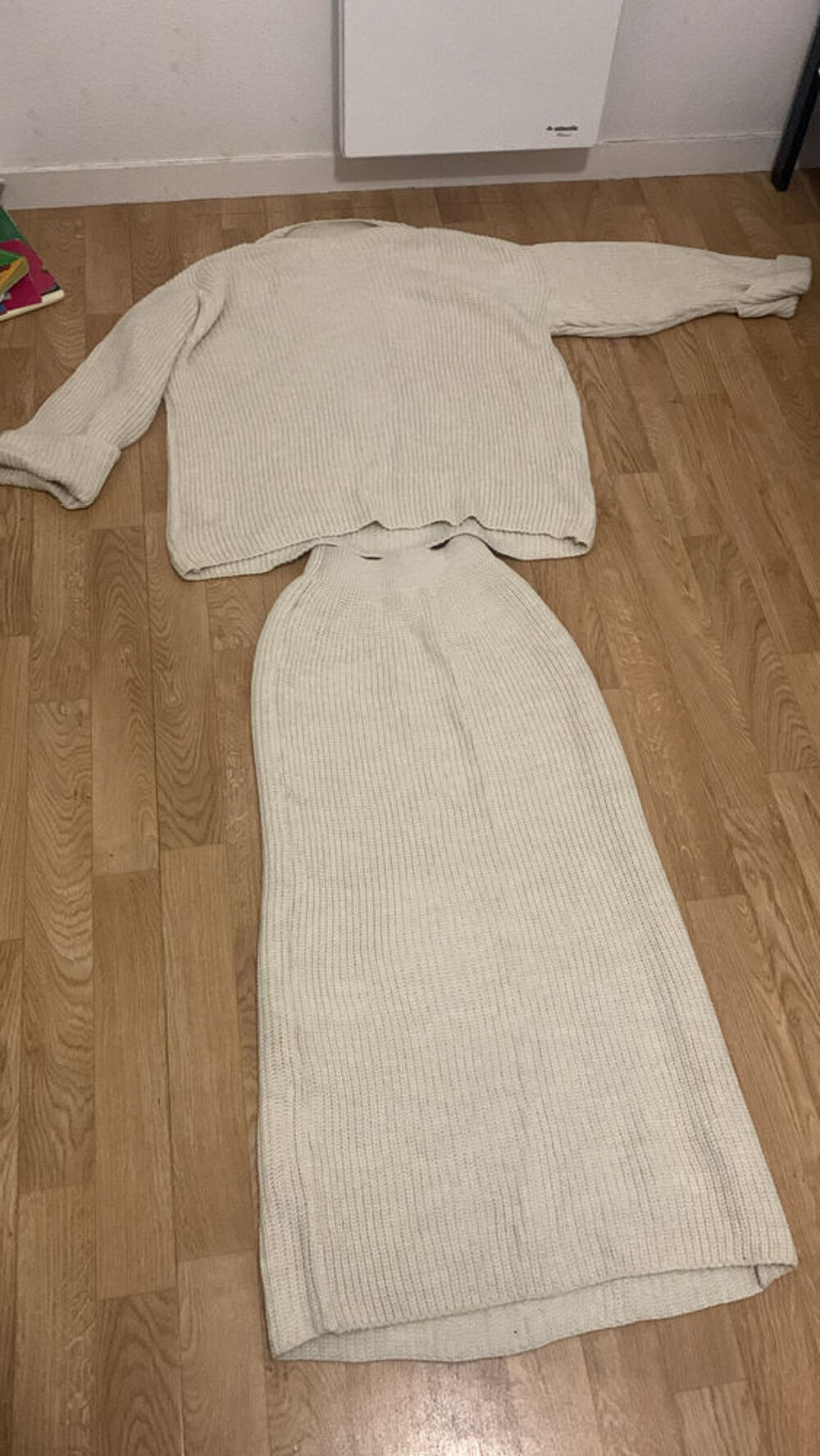 pulle et jupe en laine pour femme Vêtements