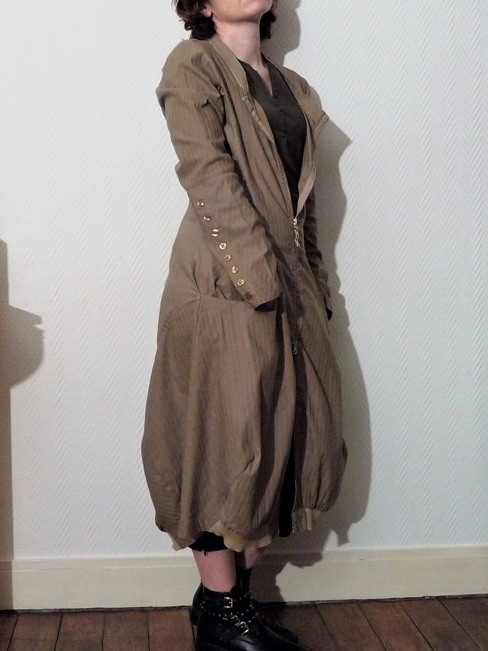 Veste Cintr&eacute;e Longue et L&eacute;g&egrave;re Beige &agrave; Manches Longues- Deca Vêtements