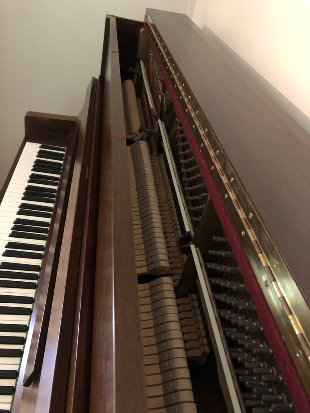 Piano droit Instruments de musique