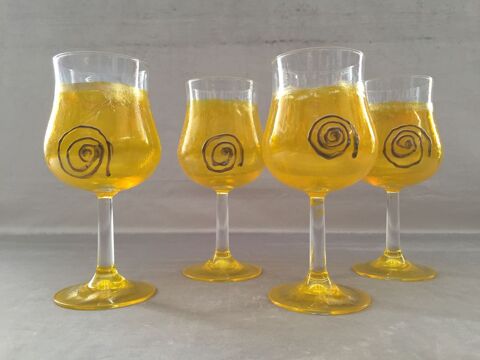 SERVICE DE 4 VERRES CRISTAL VIN EAU ART ARTISANAL or 29 Marseille 11 (13)