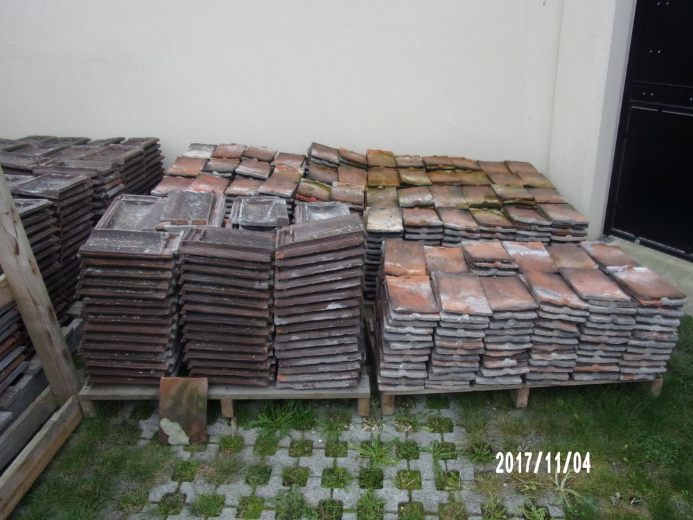 VENDS LOT DE 1300 TUILES PLATES ARTISANALES ANCIENNES Bricolage