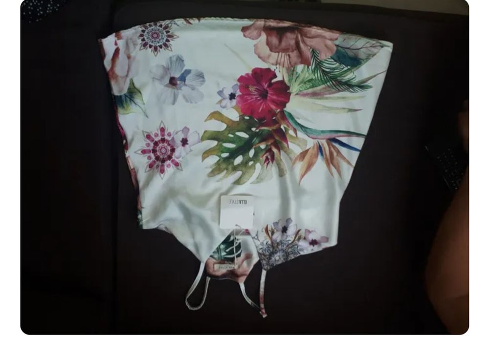 D&eacute;bardeur fleuri Vêtements