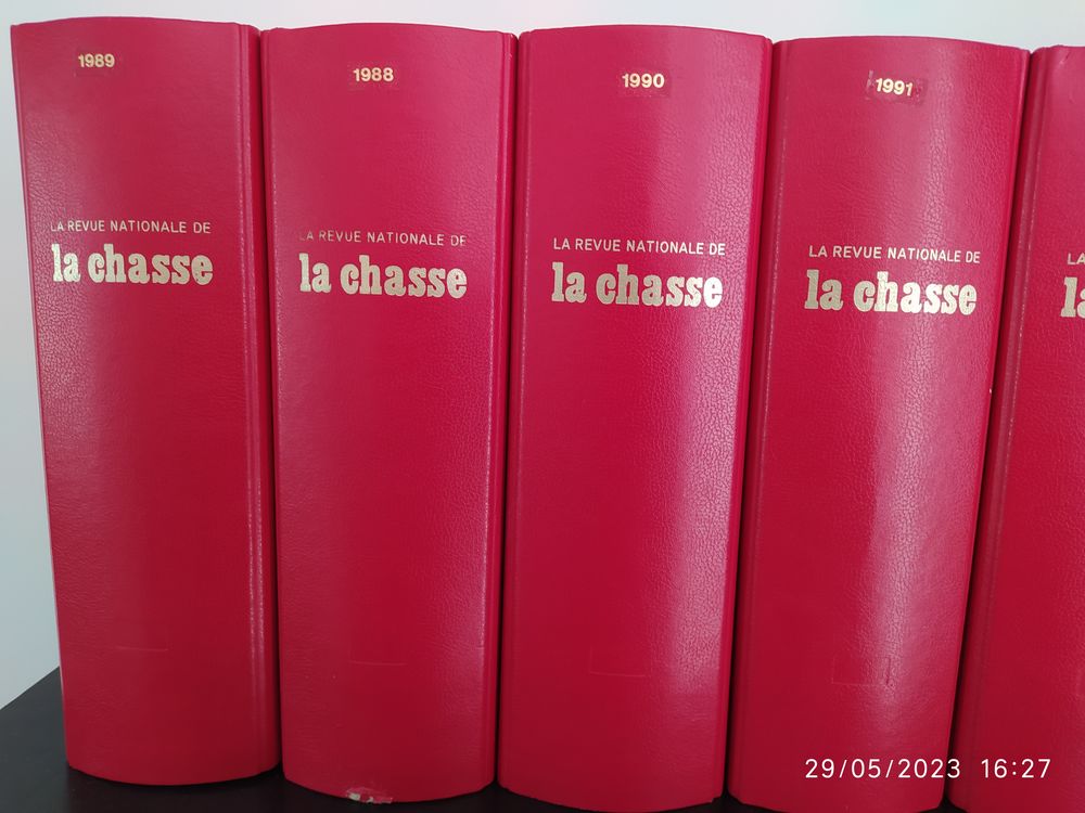 Magazines &quot;Revue Nationale de la Chasse&quot; reli&eacute;s-1989 &agrave; 1996
Livres et BD