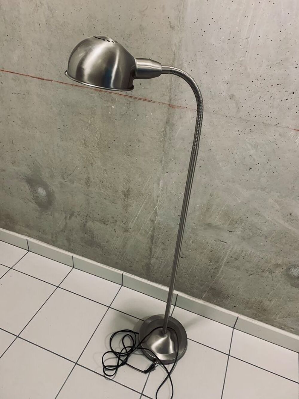 Lampe sur pied Electroménager