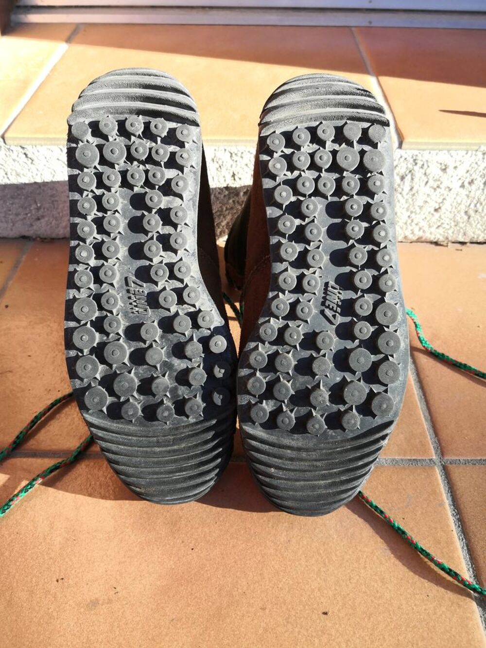 chaussures de randonn&eacute;e - excellent &eacute;tat - pointure 37 Chaussures