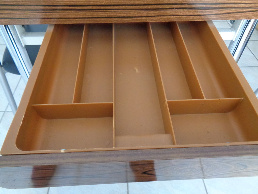 TABLE EN FORMICA AVEC RALLONGES ET TIROIR Meubles
