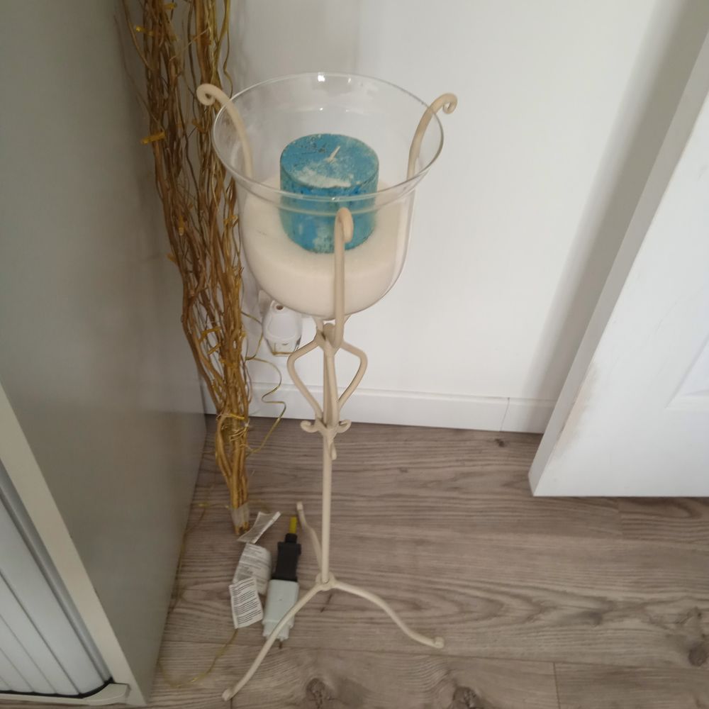 Photophore bougeoire hauteur 80 cm sur tr&eacute;pied beige Décoration