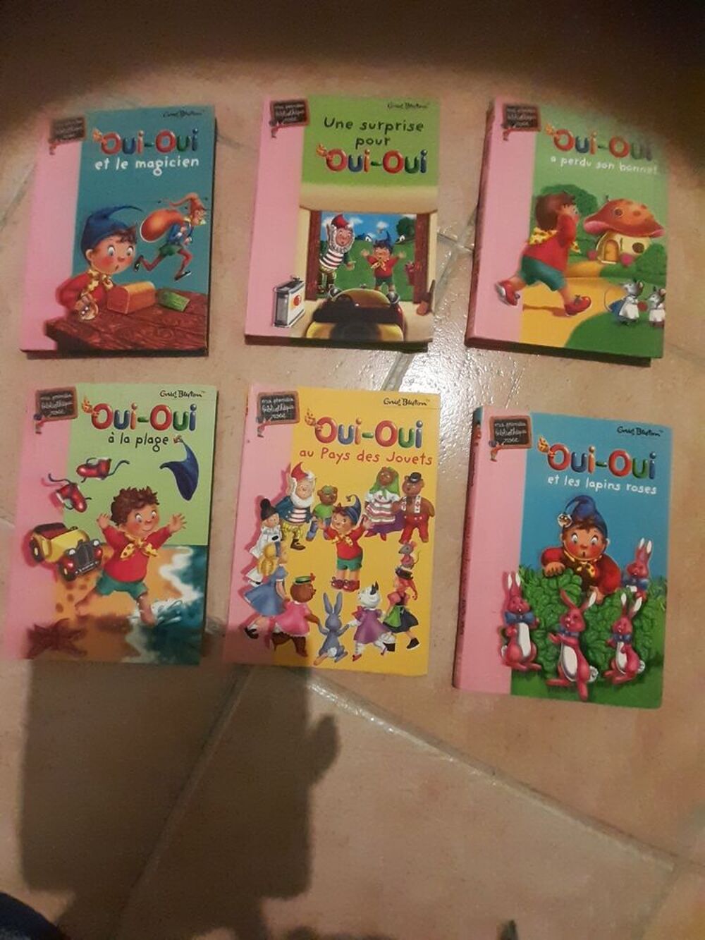 Livre OUI OUI et divers Livres et BD