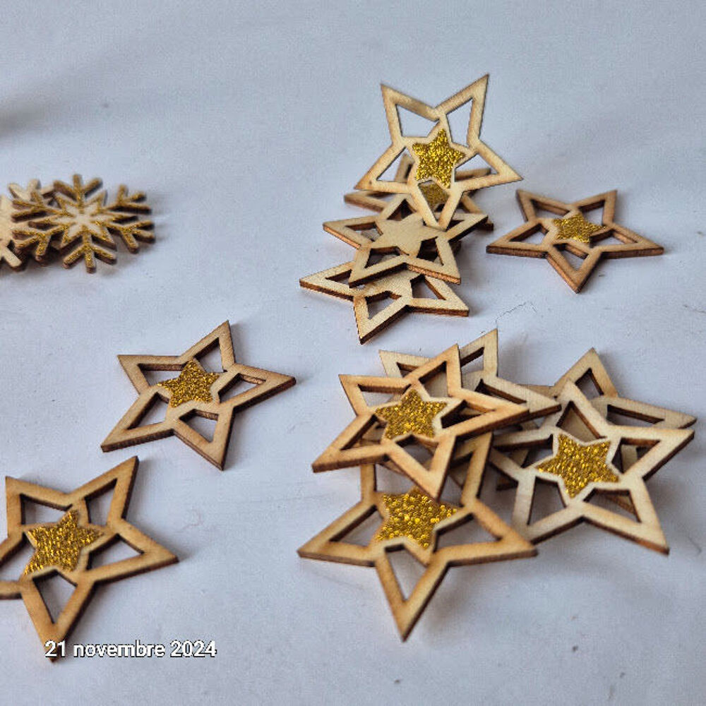 Lot de 24 pi&egrave;ces en bois pour la d&eacute;coration de Noel , &eacute;toile Décoration