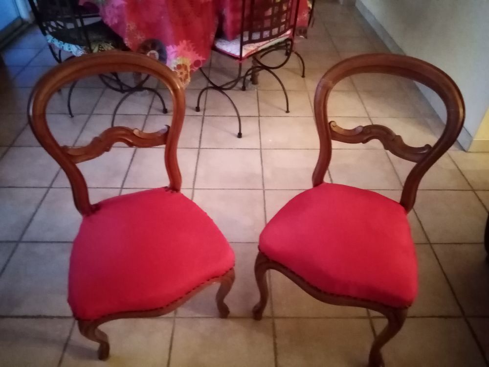 lot 2 chaises anciennes Meubles
