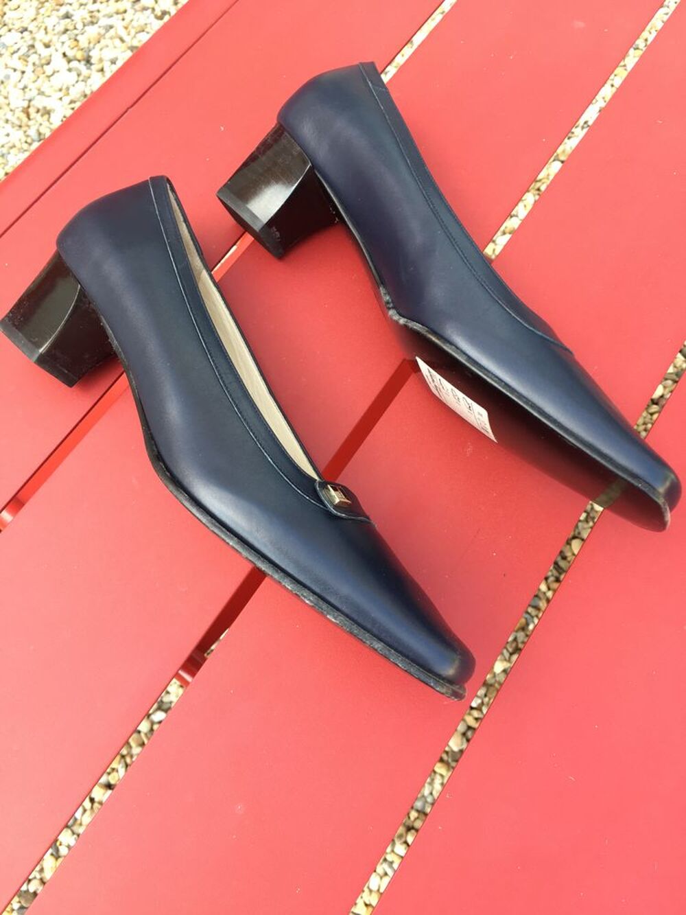 Belles chaussures FERRAGAMO Chaussures