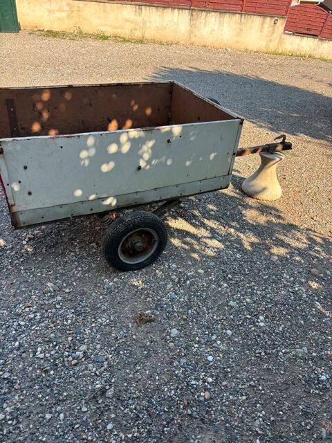 Remorque +/- 400kg à restaurer Craponne (69)