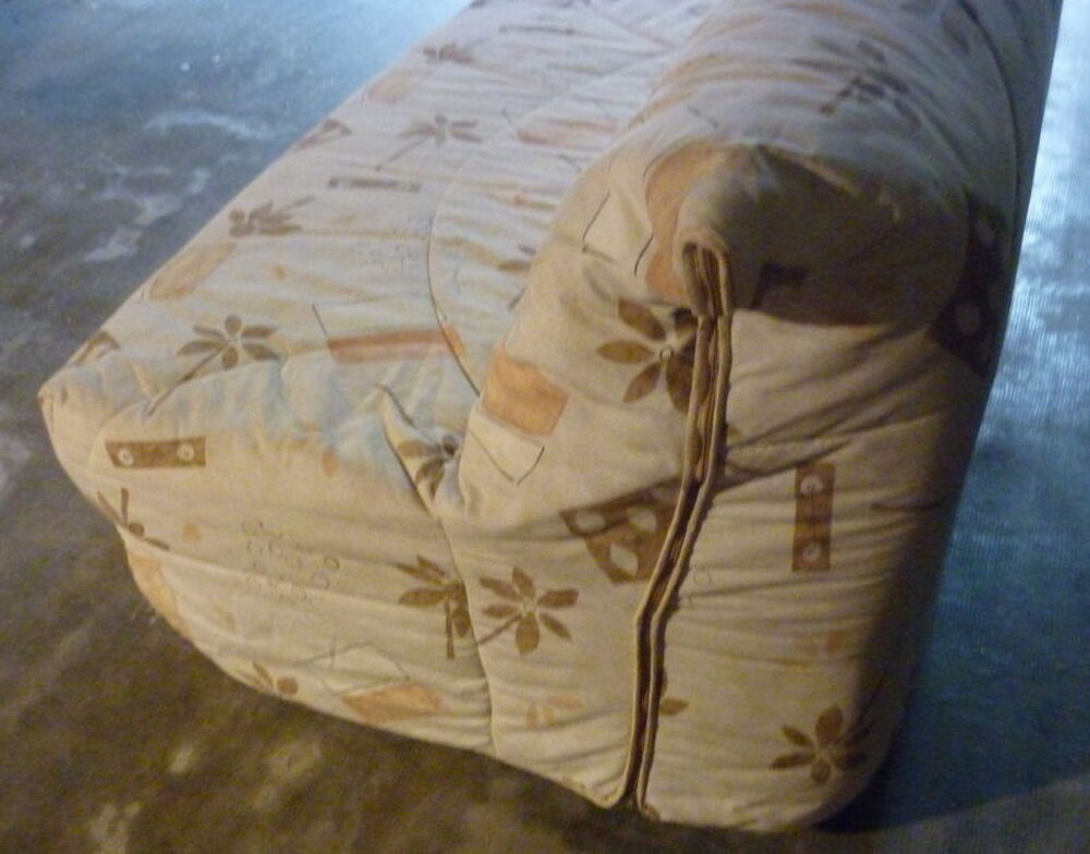Banquette / lit en 140 TBE. Meubles