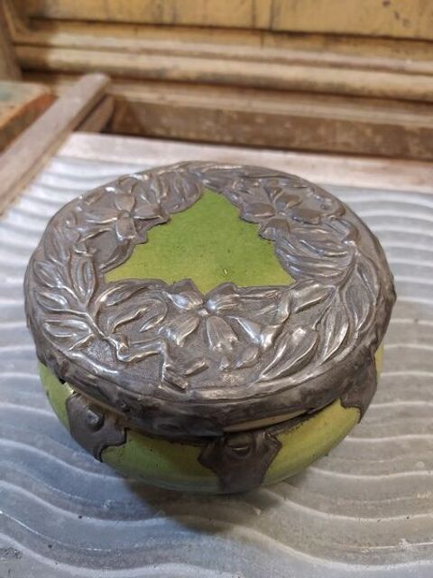 Boite Bijoux C�ramique Art Nouveau D�cor Roses �tain 1920 
45 Loches (37)