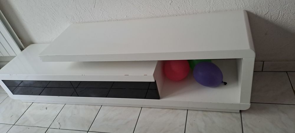 Meuble t&eacute;l&eacute; Meubles