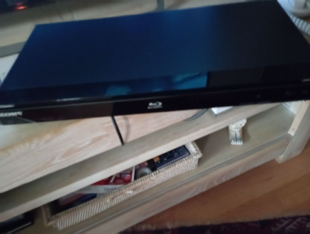 DVD quasi neuf bon fonctionnement DVD et blu-ray