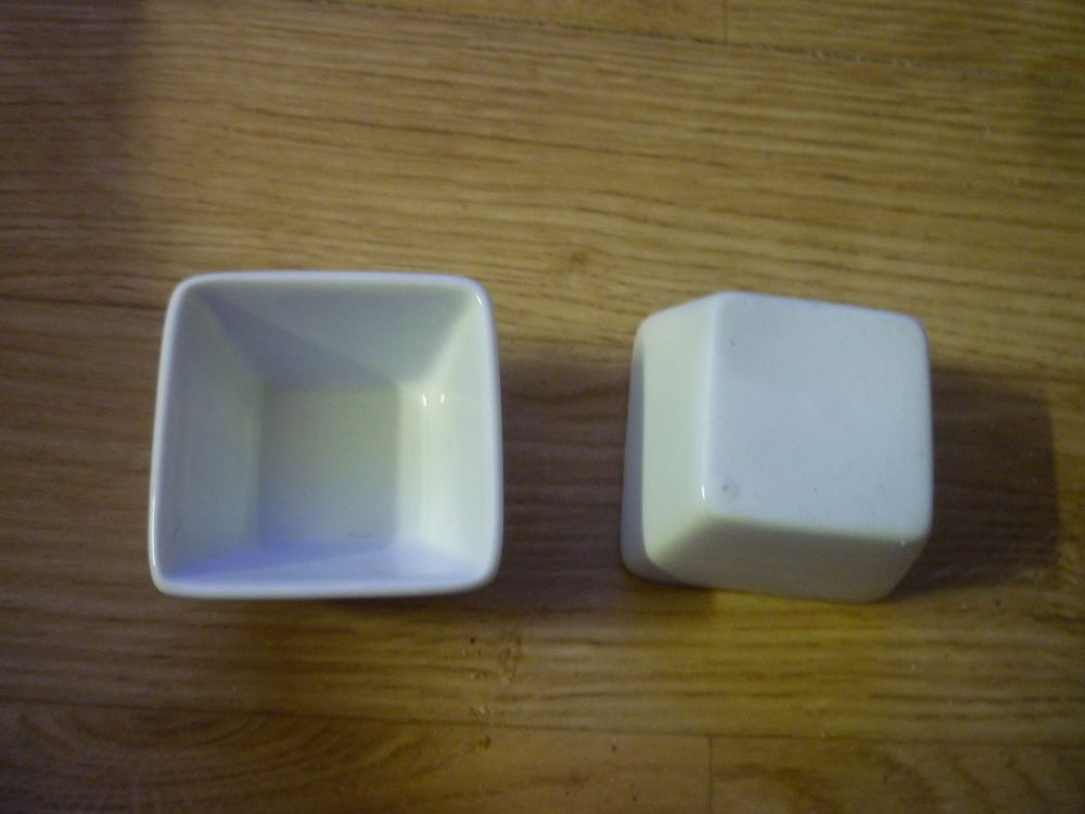 sauciers individuels en porcelaine etat neuf Décoration