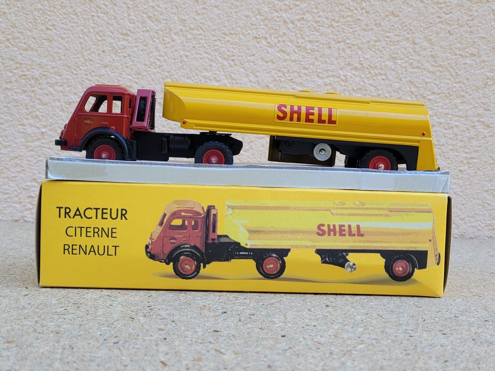 Renault Fain&eacute;ant semi-remorque citerne Shell 