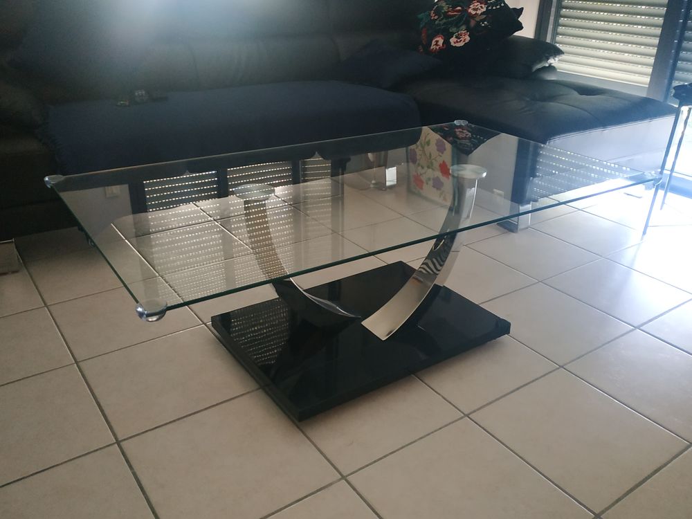 Table basse plateau de verre Meubles
