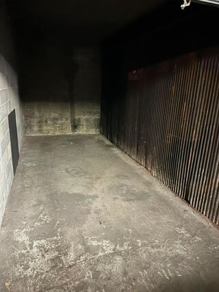  Parking / Garage à vendre 12 m² Paris